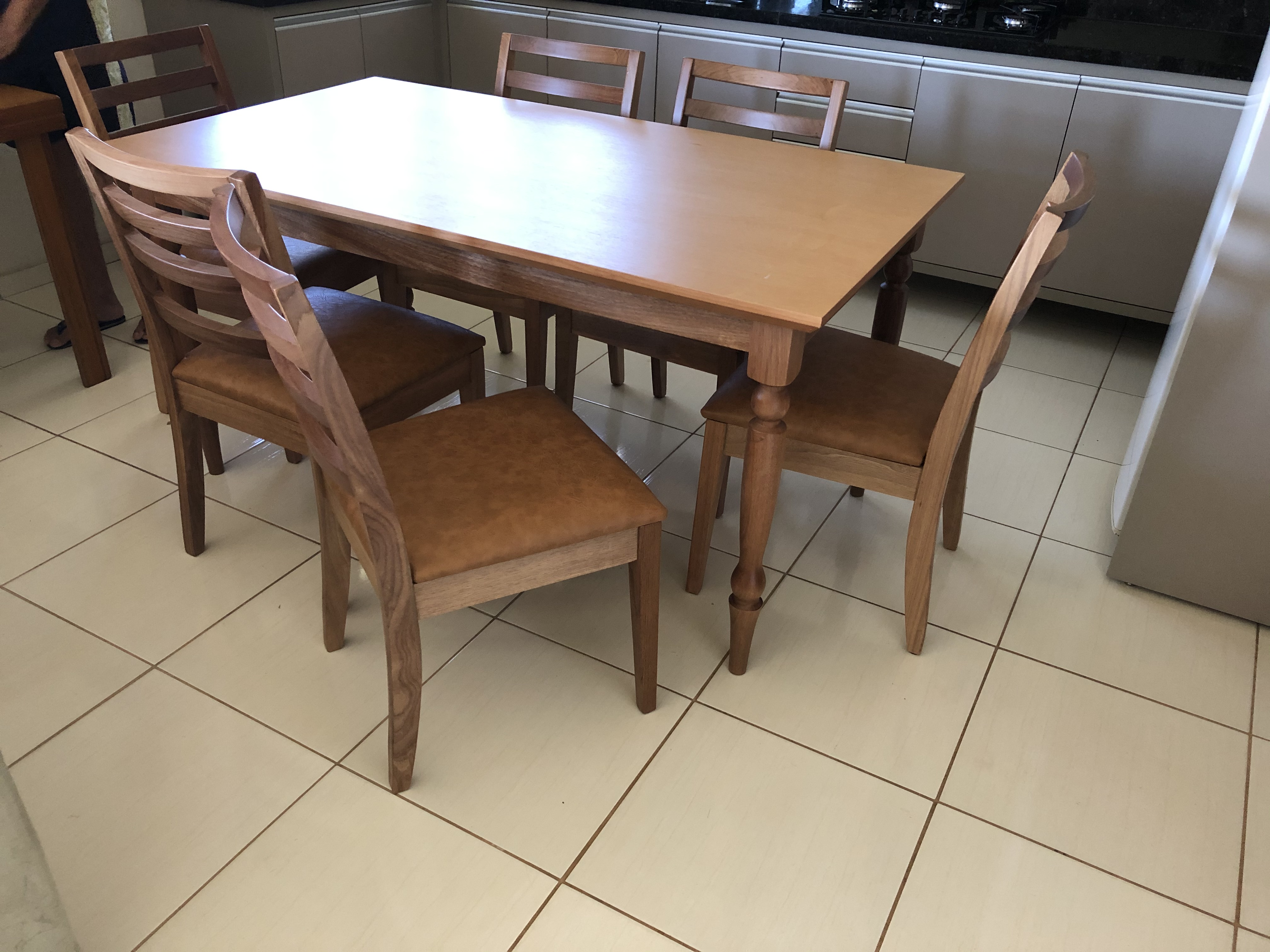 Mesa Orlando 1,6m - Amêndoa